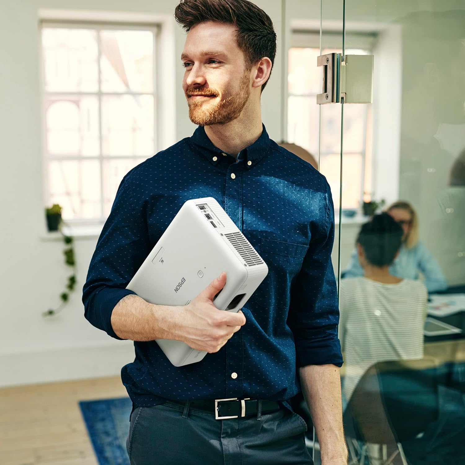 مراجعة جهاز بروجيكتور Epson CO-W01 مراجعة جهاز بروجيكتور Epson CO-W01